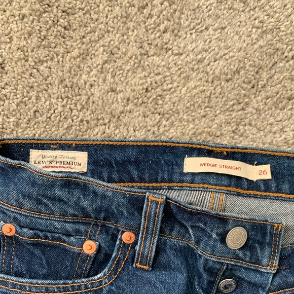Levi’s Wedgie Straight Jeans - Picture 4 of 4
